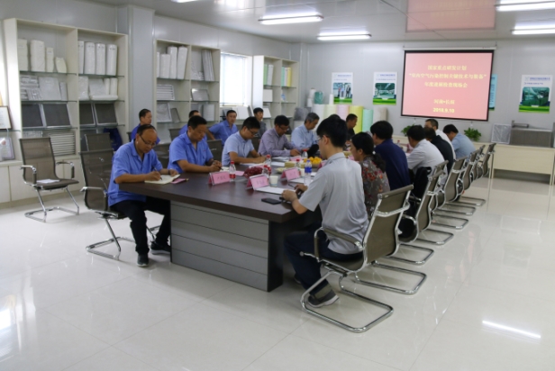 國(guó)家研發(fā)計(jì)劃“室內(nèi)空氣污染控制 關(guān)鍵技術(shù)與裝備”年度進(jìn)展檢查現(xiàn)場(chǎng)會(huì)在河南省 安克林濾業(yè)有限公司隆重召開